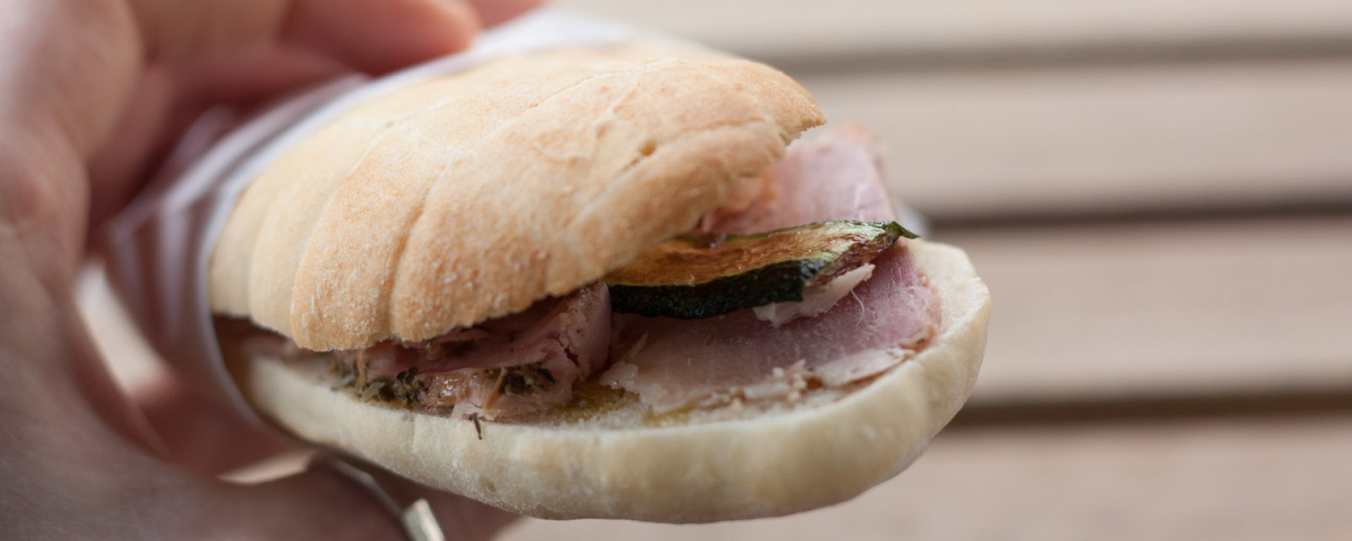 Panino con affettati di mare